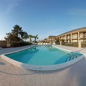 Ramada By Wyndham Gateway Motel