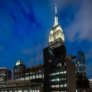 3* מלון Western Premier Empire State