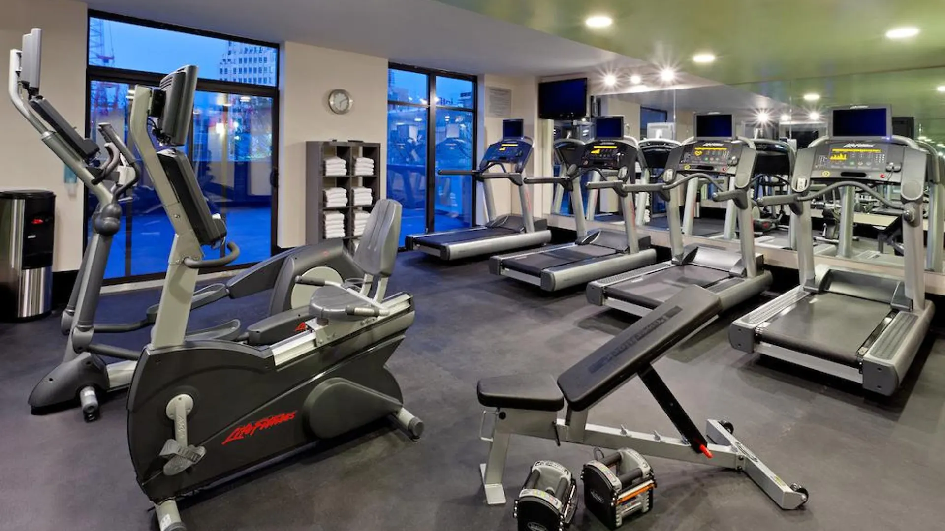 Fairfield Inn & Suites By Marriott New York Queens/Queensboro Bridge Hotel